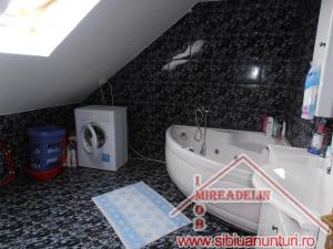 INCHIRIEZ APARTAMENT 3 CAMERE,  90 mp, ELEGANT,  CENTRAL