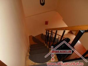 INCHIRIEZ APARTAMENT 3 CAMERE,  90 mp, ELEGANT,  CENTRAL