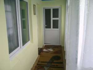Vand sau schimb casa