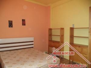 INCHIRIEZ APARTAMENT 3 CAMERE,  84 mp,  CENTRAL
