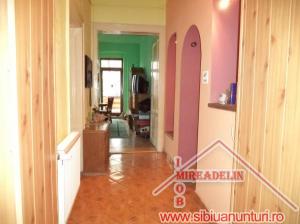 INCHIRIEZ APARTAMENT 3 CAMERE,  84 mp,  CENTRAL