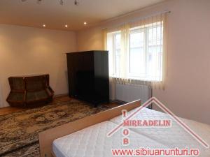 INCHIRIEZ APARTAMENT 3 CAMERE,  STEFAN CEL MARE