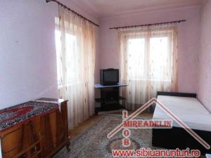 INCHIRIEZ APARTAMENT 3 CAMERE,  STEFAN CEL MARE