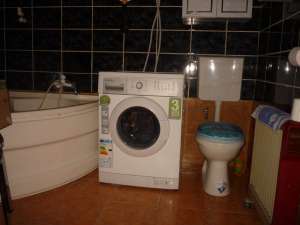Vand casa singur curte zona Stefan cel Mare