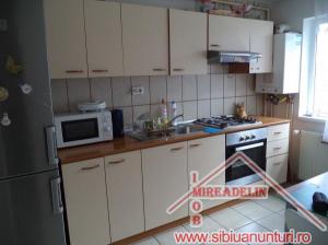 VAND MANSARDA 4 CAMERE,   Zona Mihai Viteazu