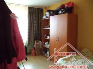 VAND MANSARDA 4 CAMERE,   Zona Mihai Viteazu