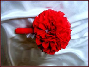 Buchet de mireasa / nasa cu flori artificiale rosii