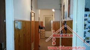 VAND APARTAMENT 3 CAMERE,   Zona Vasile Aaron