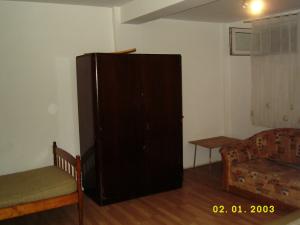Proprietar vand apt 1 camera din 2007,     cartier Bulgaria,     demisol nou,     curat,     finisat