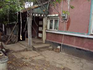 Vand casa curte
