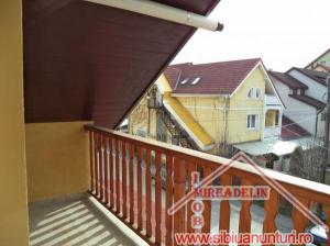 INCHIRIEZ MANSARDA 3 CAMERE,    ZONA STRAND