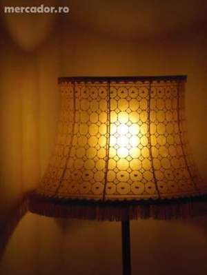 LAMPADAR CU ABAJUR SEMNAT FRANTA