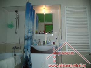 VAND APARTAMENT 2 CAMERE,   LA CASA,   78 mp,   CENTRAL