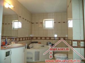 VAND APARTAMENT LA CASA,   Str.Stefan cel Mare