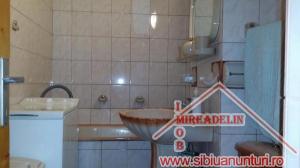 INCHIRIEM APARTAMENT 2 CAMERE B-DUL VICTORIEI