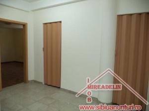 INCHIRIEZ APARTAMENT 3 CAMERE,  96 mp,  VALEA AURIE