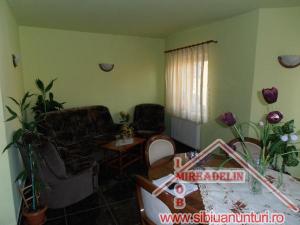 VAND CASA 3 CAMERE,     ZONA GUSTERITA