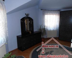VAND CASA 3 CAMERE,     ZONA GUSTERITA