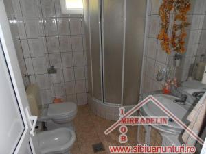 VAND CASA 3 CAMERE,     ZONA GUSTERITA