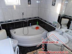 VAND CASA 3 CAMERE,     ZONA GUSTERITA