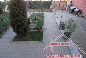 VAND CASA 3 CAMERE,     ZONA GUSTERITA