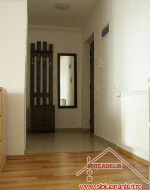 VAND GARSONIERA LUX,  42 mp,  ZONA PIATA SADU