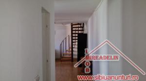 INCHIRIEZ APARTAMENT 2 CAMERE 74 MP STR SEMAFORULUI