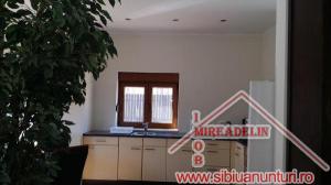 INCHIRIEZ CASA 4 CAMERE,    SELIMBAR
