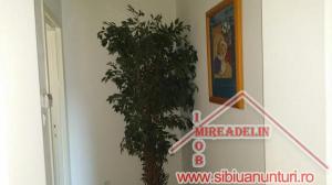 INCHIRIEZ CASA 4 CAMERE,    SELIMBAR