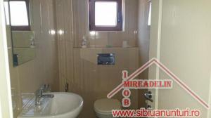 INCHIRIEZ CASA 4 CAMERE,    SELIMBAR