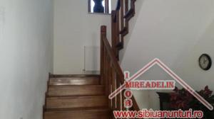 INCHIRIEZ CASA 4 CAMERE,    SELIMBAR