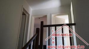 INCHIRIEZ CASA 4 CAMERE,    SELIMBAR