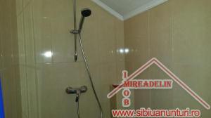 INCHIRIEZ CASA 4 CAMERE,    SELIMBAR