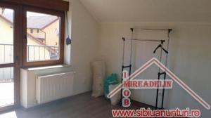 INCHIRIEZ CASA 4 CAMERE,    SELIMBAR