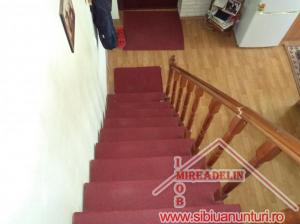 VAND MANSARDA 3 camere,    Zona Hipodrom II