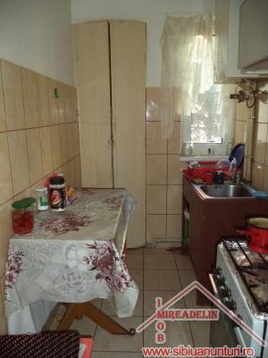 INCHIRIEZ APARTAMENT 2 CAMERE,   40 MP,   CEDONIA