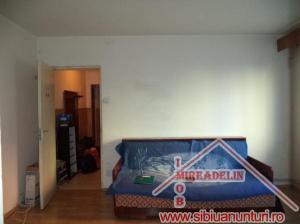 INCHIRIEZ APARTAMENT 2 CAMERE,   40 MP,   CEDONIA