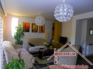 VAND APARTAMENT 5 CAMERE,  LUX,  STRAND II