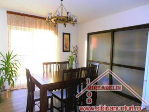 VAND APARTAMENT 5 CAMERE,  LUX,  STRAND II