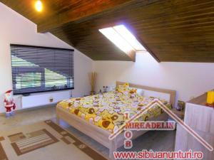 VAND APARTAMENT 5 CAMERE,  LUX,  STRAND II