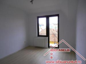 INCHIRIEZ APARTAMENT 3 CAMERE,   CALEA CISNADIEI