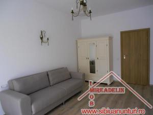 INCHIRIEZ APARTAMENT 3 CAMERE,   LUX,  103 mp,   Calea Dumbravii