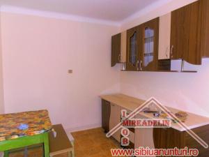 INCHIRIEZ CASA 2 CAMERE,   55 MP,   TURNISOR