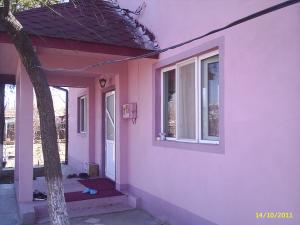 vand casa noua+3 ha teren arabil loc.Ciochina-IL