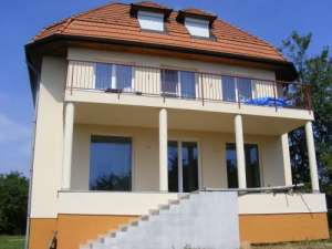 �n Budapesta (Ungaria) 3 apartament cu casa de v�nzare