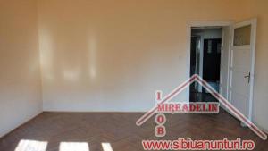 VAND APARTAMENT 2 CAMERE,  100 MP,   ULTRACENTRAL