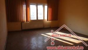 VAND APARTAMENT 2 CAMERE,  100 MP,   ULTRACENTRAL