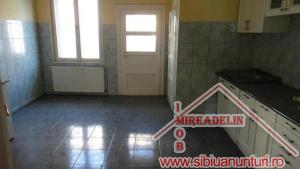 VAND APARTAMENT 2 CAMERE,  100 MP,   ULTRACENTRAL