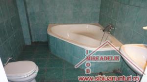 VAND APARTAMENT 2 CAMERE,  100 MP,   ULTRACENTRAL