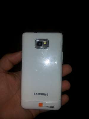Vand samsung galaxy s2 pe alb